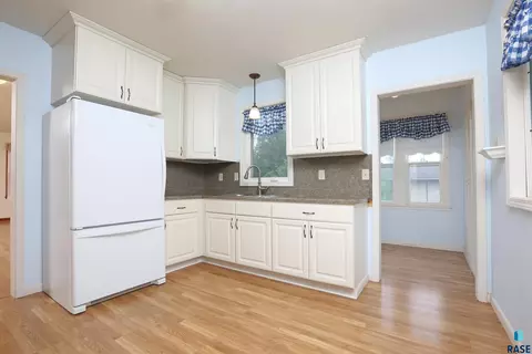 Kitchen - S Cedar St, Lennox, SD 57039 photo 1 of 1