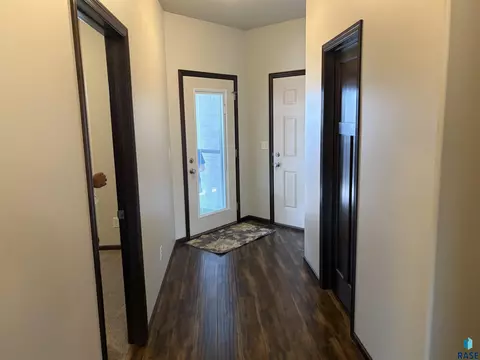 Entry Way - 5101 E 61st St, Sioux Falls, SD 57108 photo 1 of 1