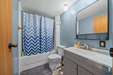 Bath - Bobwhite Pl, Sioux Falls, SD 57107 photo 6 of 6