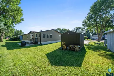 Exterior - Bobwhite Pl, Sioux Falls, SD 57107 photo 4 of 11