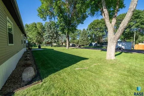 Exterior - Bobwhite Pl, Sioux Falls, SD 57107 photo 8 of 11