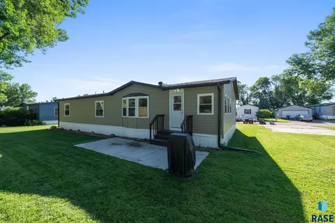 Exterior - Bobwhite Pl, Sioux Falls, SD 57107 photo 5 of 11