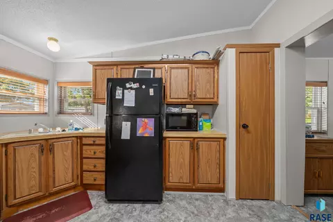Kitchen - Bobwhite Pl, Sioux Falls, SD 57107 photo 4 of 5
