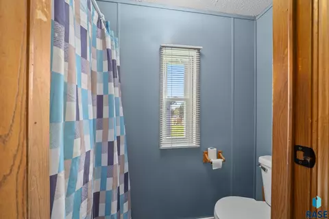 Bath - Bobwhite Pl, Sioux Falls, SD 57107 photo 3 of 6