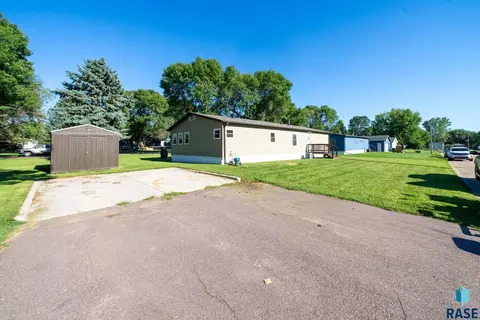 Exterior - Bobwhite Pl, Sioux Falls, SD 57107 photo 3 of 11