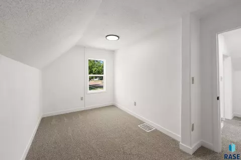 Bedroom - 135 N Main Ave, Tea, SD 57064 photo 6 of 6