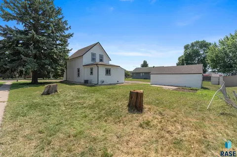 Exterior - 135 N Main Ave, Tea, SD 57064 photo 2 of 2