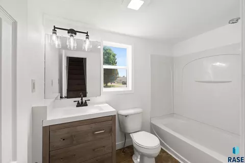Bath - 135 N Main Ave, Tea, SD 57064 photo 1 of 1