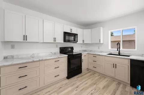 Kitchen - 135 N Main Ave, Tea, SD 57064 photo 2 of 3