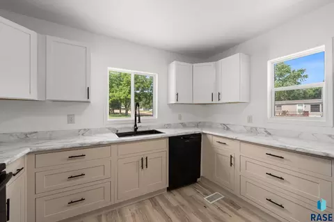 Kitchen - 135 N Main Ave, Tea, SD 57064 photo 3 of 3