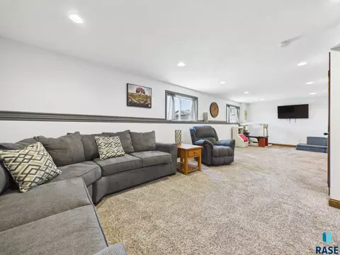 6209 N Seubert Ave, Sioux Falls, SD 57104 photo 5