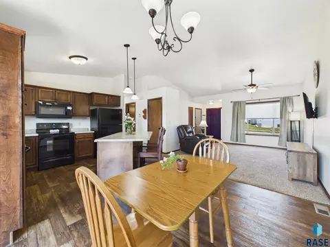 6209 N Seubert Ave, Sioux Falls, SD 57104 photo 8