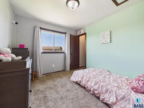 6209 N Seubert Ave, Sioux Falls, SD 57104 photo 13