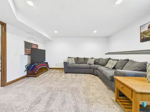 6209 N Seubert Ave, Sioux Falls, SD 57104 photo 15