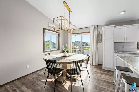 Dining - 4024 S Sparta Ave, Sioux Falls, SD 57110 photo 1 of 1