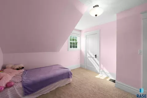 Bedroom - 317 N Harth Ave, Madison, SD 57042 photo 6 of 7