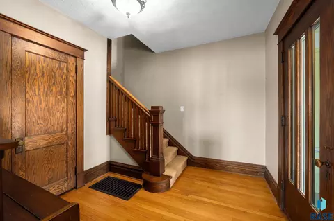 Entry Way - 317 N Harth Ave, Madison, SD 57042 photo 3 of 5