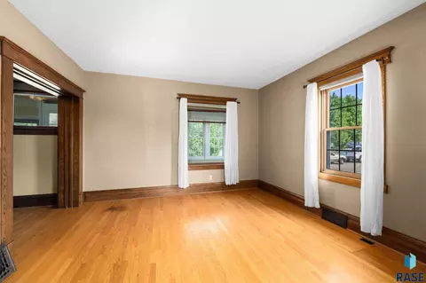 Living - 317 N Harth Ave, Madison, SD 57042 photo 3 of 8