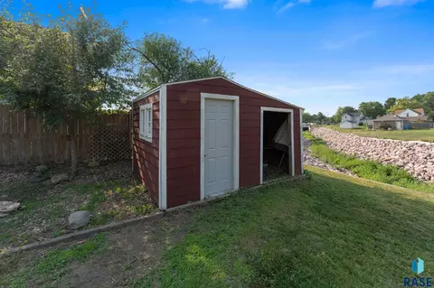 Exterior - 317 N Harth Ave, Madison, SD 57042 photo 8 of 12