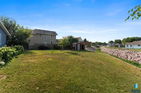 Exterior - 317 N Harth Ave, Madison, SD 57042 photo 5 of 12