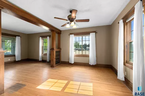 Living - 317 N Harth Ave, Madison, SD 57042 photo 6 of 8
