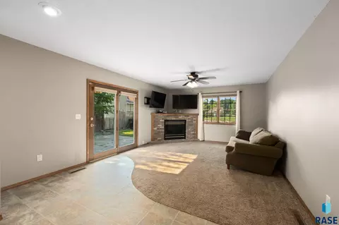 Living - 317 N Harth Ave, Madison, SD 57042 photo 8 of 8