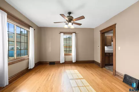 Living - 317 N Harth Ave, Madison, SD 57042 photo 4 of 8