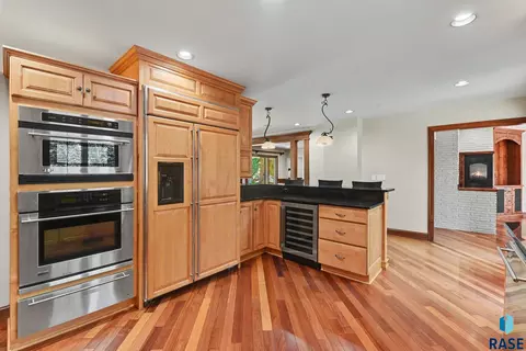 Kitchen - 301 E 32nd St, Sioux Falls, SD 57105 photo 1 of 2