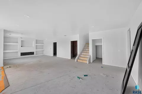 Living - 6509 E Fieldview St, Sioux Falls, SD 57110 photo 3 of 6