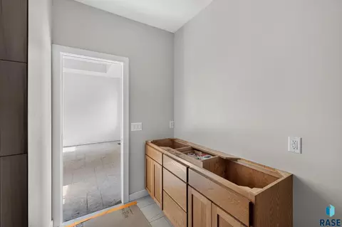 Entry Way - 6509 E Fieldview St, Sioux Falls, SD 57110 photo 1 of 2