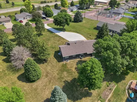 View/Area - 703 W 3rd St, Dell Rapids, SD 57022 photo 4 of 6