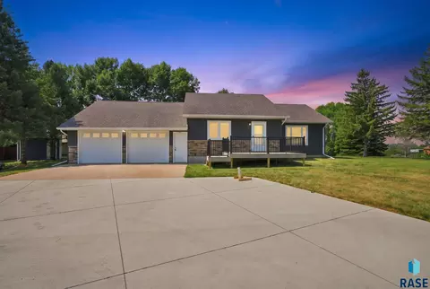 Exterior - 703 W 3rd St, Dell Rapids, SD 57022 photo 5 of 5