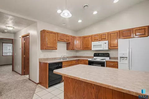 Kitchen - 410 N 9th Ave, Brandon, SD 57005 photo 2 of 3