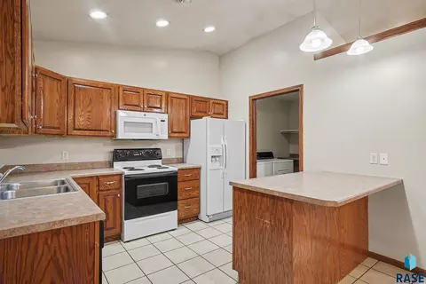 Kitchen - 410 N 9th Ave, Brandon, SD 57005 photo 1 of 3