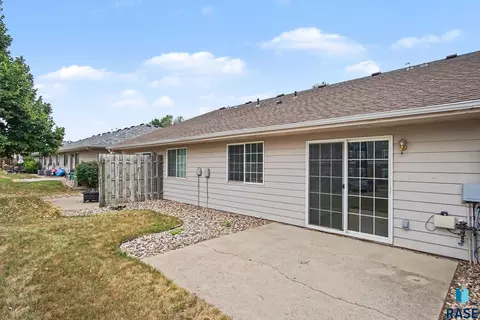 Exterior - 410 N 9th Ave, Brandon, SD 57005 photo 3 of 3