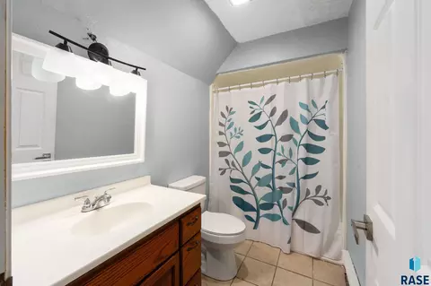 Bath - 1500 E 1504 E 11th St, Sioux Falls, SD 57103 photo 1 of 2