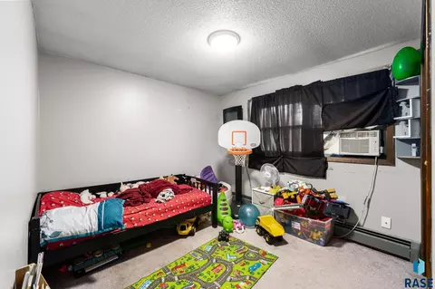 Bedroom - 1500 E 1504 E 11th St, Sioux Falls, SD 57103 photo 2 of 2