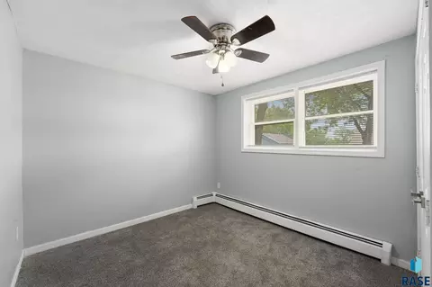 Bedroom - 1500 E 1504 E 11th St, Sioux Falls, SD 57103 photo 2 of 5