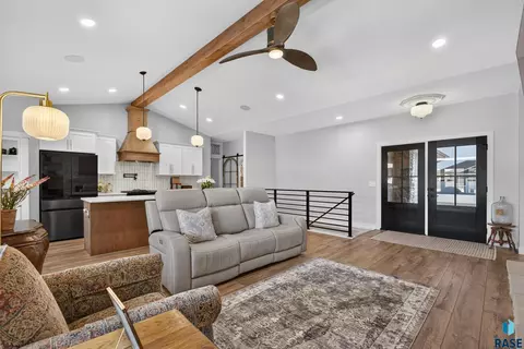 Entry Way - 5504 SE Morningside Cir, Sioux Falls, SD 57110 photo 1 of 2