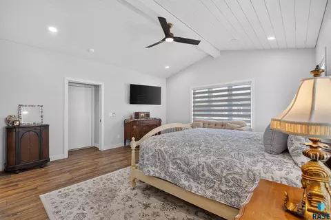 Bedroom - 5504 SE Morningside Cir, Sioux Falls, SD 57110 photo 1 of 10