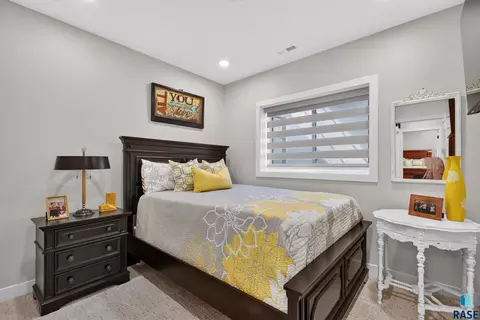 Bedroom - 5504 SE Morningside Cir, Sioux Falls, SD 57110 photo 6 of 10
