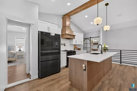 Kitchen - 5504 SE Morningside Cir, Sioux Falls, SD 57110 photo 6 of 8