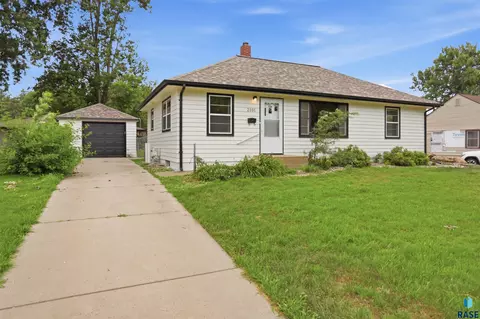 2101 Jefferson Ave, Sioux Falls, SD 57105