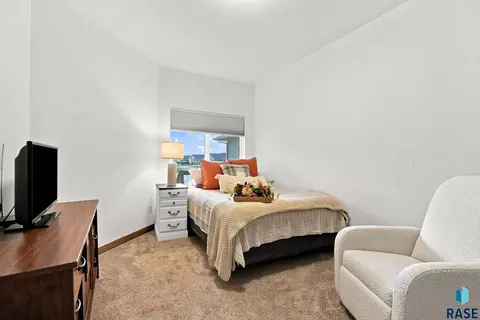 Bedroom - 2327 N Main St, Tea, SD 57064 photo 6 of 7