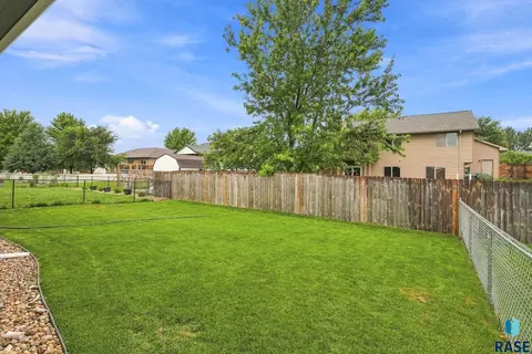 Exterior - 2327 N Main St, Tea, SD 57064 photo 4 of 5