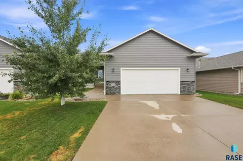 Exterior - 2327 N Main St, Tea, SD 57064 photo 5 of 5