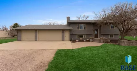 47996 280th St, Canton, SD 57013