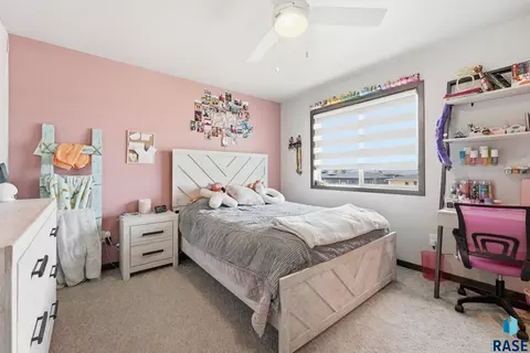 Bedroom - 3810 E Bison Trl, Sioux Falls, SD 57108 photo 4 of 5