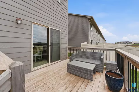 Exterior - 3810 E Bison Trl, Sioux Falls, SD 57108 photo 2 of 2