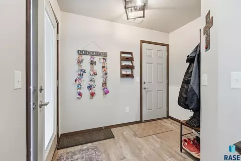 Entry Way - 3810 E Bison Trl, Sioux Falls, SD 57108 photo 1 of 2